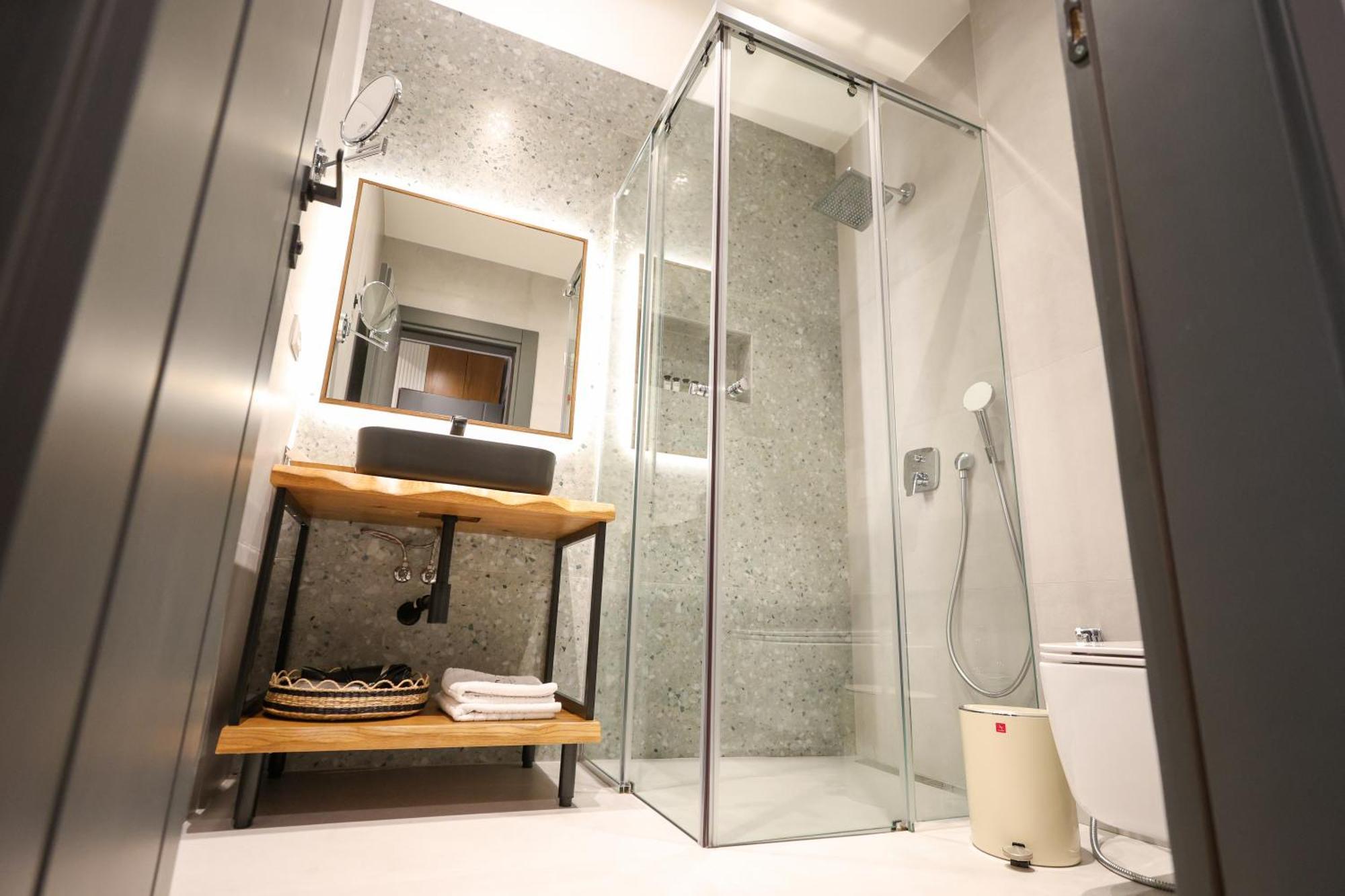Garden Boutique Hotel Tiranë Ngoại thất bức ảnh