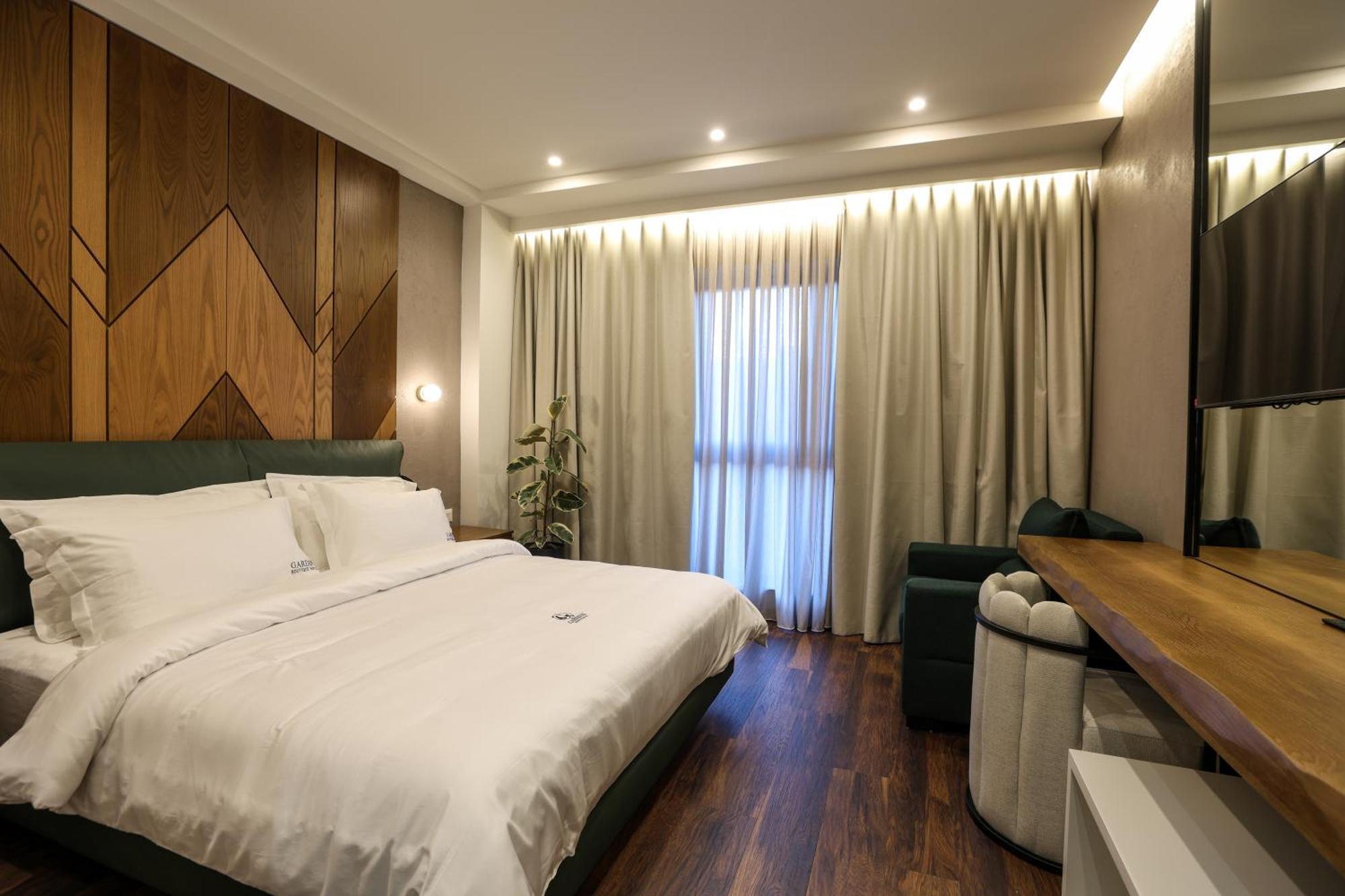 Garden Boutique Hotel Tiranë Ngoại thất bức ảnh